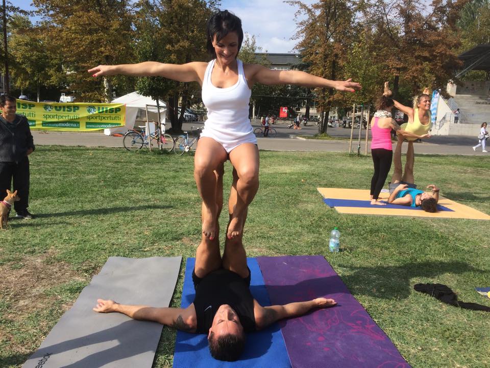 ACROBATIC YOGA